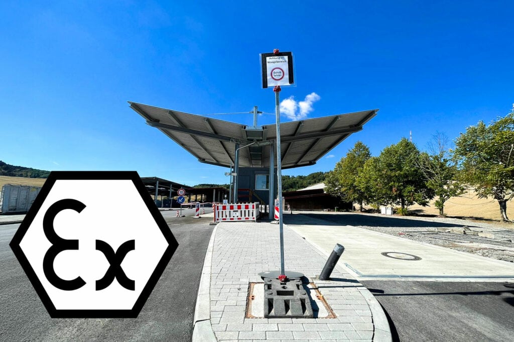 Neu ersteller überdachter Ein- und Ausfahrtsbereichbereich mit Überdachung vor Deponie